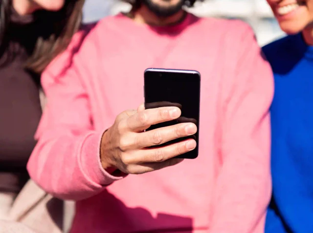 proibição de redes sociais para menores na Indonésia