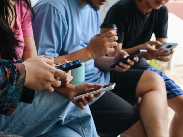 redes sociais menores de 15 anos